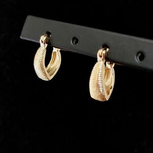 Gold Filled Open Heart Earrings